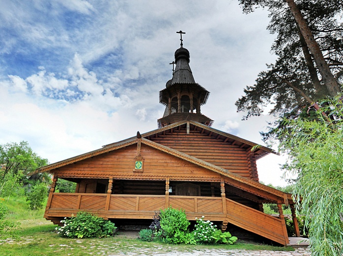 храм Новомучеников и Исповедников Российских