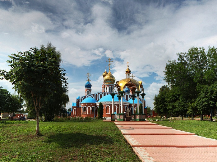 Вечерний вид Воскресенского монастыря