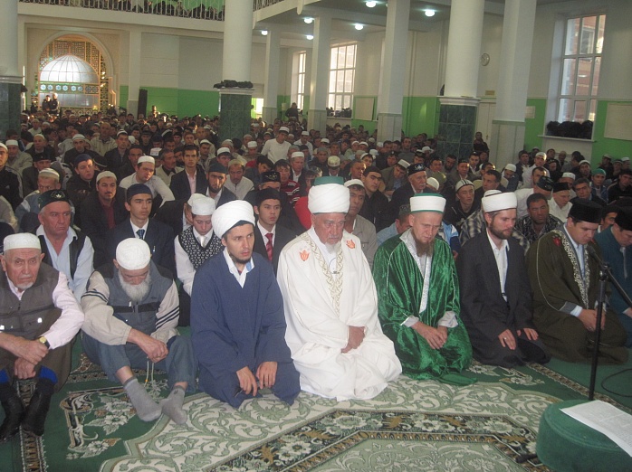 Мусульманские паломники готовятся к Хаджу